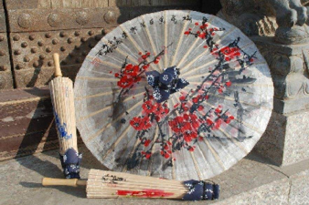 婺源千年油纸伞的故事仍在继续800字作文 关于婺源千年油纸伞的故事仍在继续作文 婺源千年油纸伞的故事仍在继续800字作文 关于婺源千年油纸伞的故事仍在继续作文