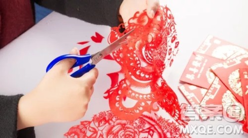 有关中国剪纸的英语作文 介绍中国剪纸文化的英语作文 有关中国剪纸的英语作文 介绍中国剪纸文化的英语作文